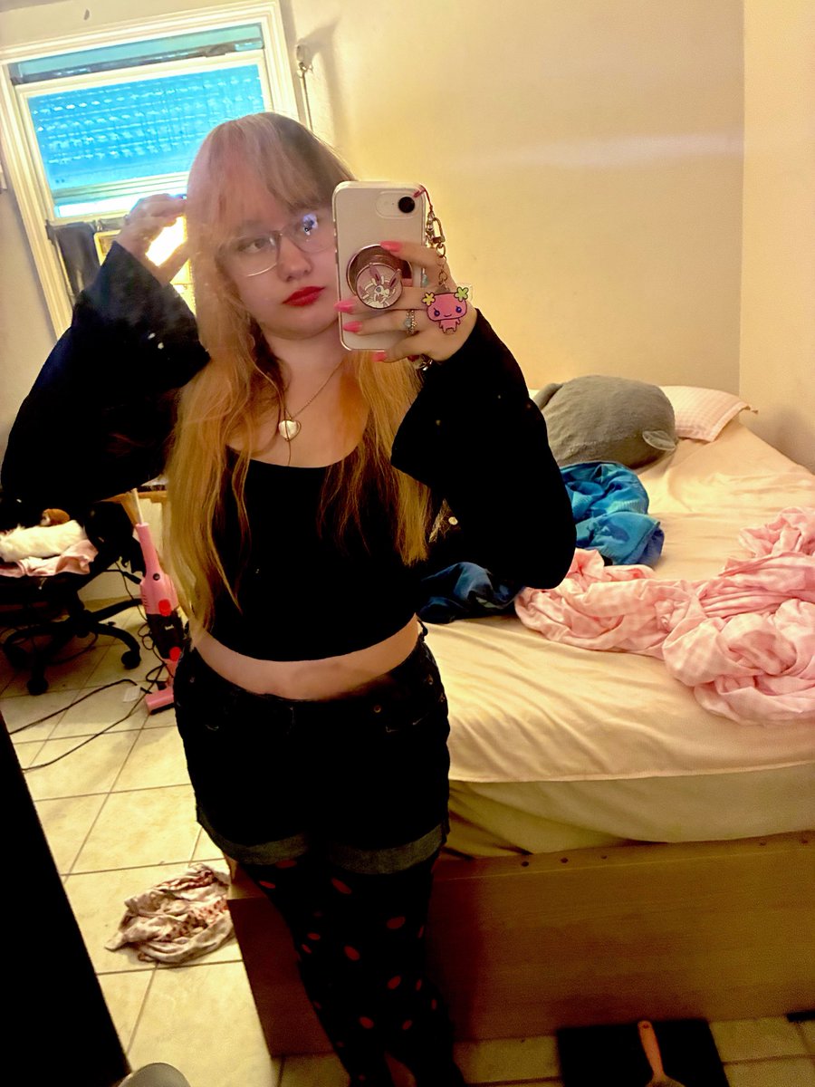 PinkPupPrincees's tweet photo. Today’s outfitttt #polkadot #ootd #mirrorselfies https://t.co/8fy04G7RYk