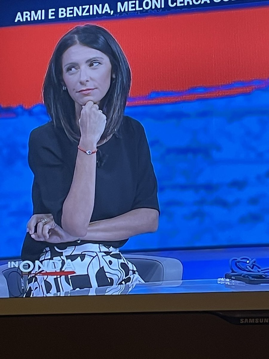 enricatozzi10's tweet photo. #inonda alla faccia par condicio @pinapic @claudiocerasa Invitare i più filo #Ucraina equivale non voler o saper fare informazione . La imbecillemente #lavrov Che spiega #safe a modo suo . Omettendo la ricaduta su fondi per #regioni e ruolo #ucraina E dà la linea https://t.co/4KuTnsQ9Pk