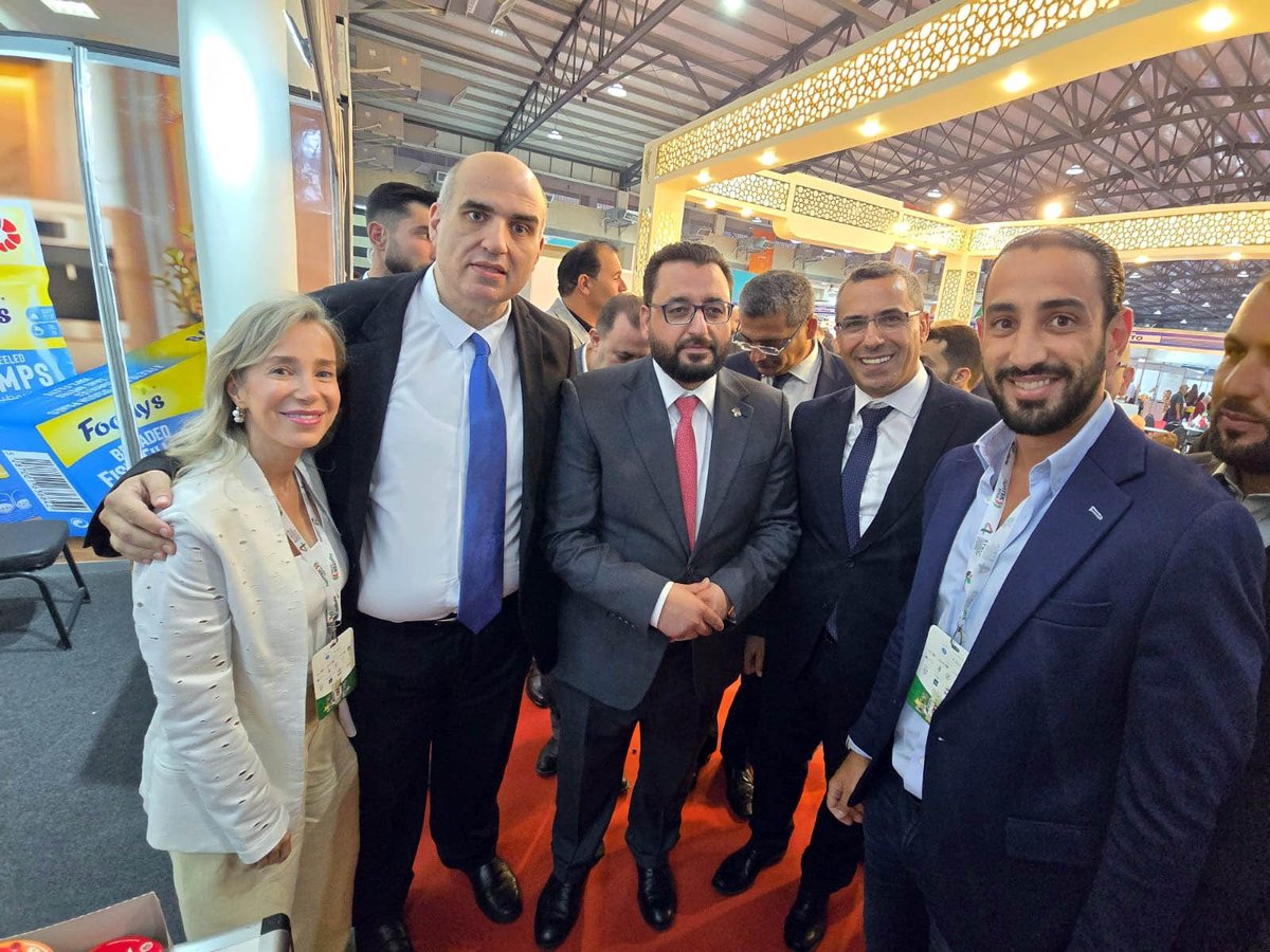 MoaLebanon's tweet photo. #وزير_الزراعة نزار هاني من دمشق: لبنان وسوريا أمام فرصة استراتيجية لبناء شراكة زراعية متكاملة تعزز الأمن الغذائي في المشرق العربي 2

#الزراعة_نبض_الأرض_والحياة

يوتيوب #وزارة_الزراعة:
https://t.co/iG3YEebJ5n

فيسبوك:
https://t.co/UGixnGwU3r

موقع الوزارة:
https://t.co/ClL3WcF74H https://t.co/OL9Fm04VN0