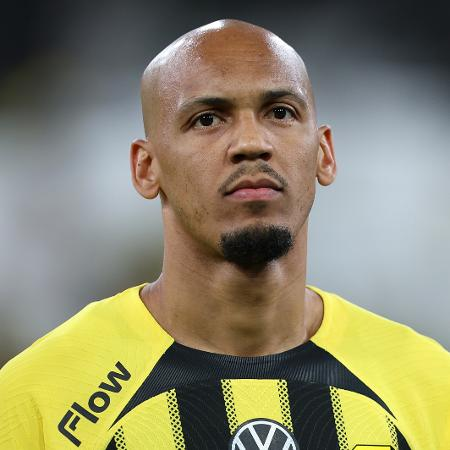 CifutBR's tweet photo. 🚨🇧🇷| Fabinho (32) nesse momento está SEM CLUBE, é uma oportunidade enorme para TODOS os times do Brasil.

🧩| Dispensa comentários e qualquer apresentação, titular em TODO time do país. Volante marcado e com muita qualidade.

Tem o selo CIFUTBR!✅ https://t.co/hH3lBdlwD2