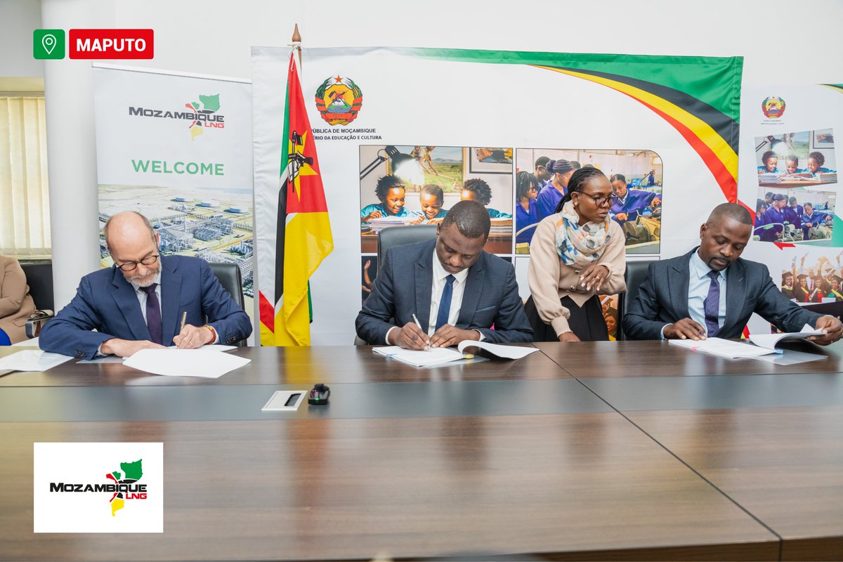 Mozambique_LNG's tweet photo. O Ministério da Educação e Cultura, o Instituto Industrial e Comercial da Matola e o Projecto Mozambique LNG assinaram um Memorando de Entendimento para criar a Academia Mozambique LNG, que irá formar 260 jovens técnicos moçambicanos para operações de GNL. 🇲🇿 https://t.co/Q06GQEzkmJ