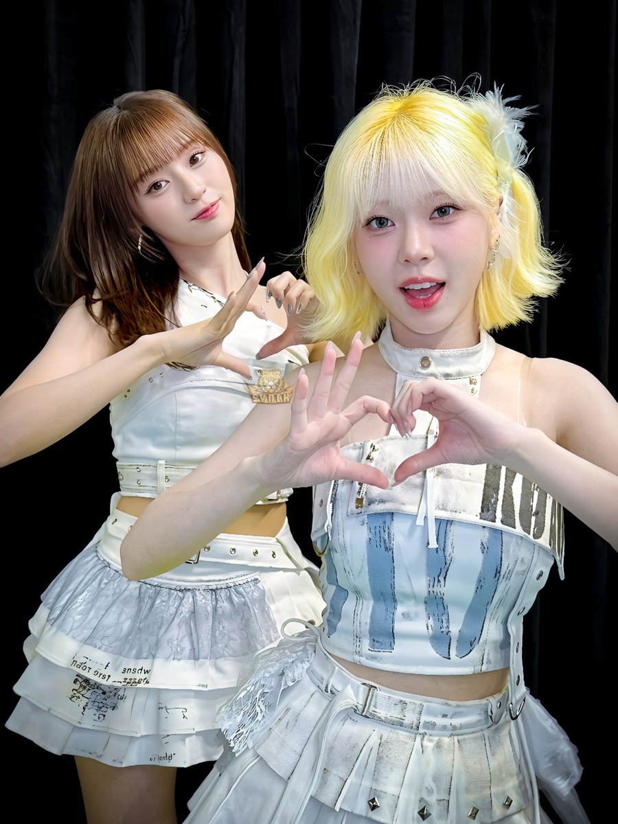 Synckyle's tweet photo. Too hot to handle, perfectly tropi-cool 🌴
==
관계를 맺다:
https://t.co/A8TiuMlrwR
https://t.co/gpLl5es4Bi
https://t.co/WW9EGLfTOJ
#unis #유니스 #elisia #gehlee #hyeonju #kotoko #nana #yunha #yoona #seowon #unisparkle #ギミサマ #GimmeSummer
#synckvideoedits https://t.co/ryZtEQyFKD