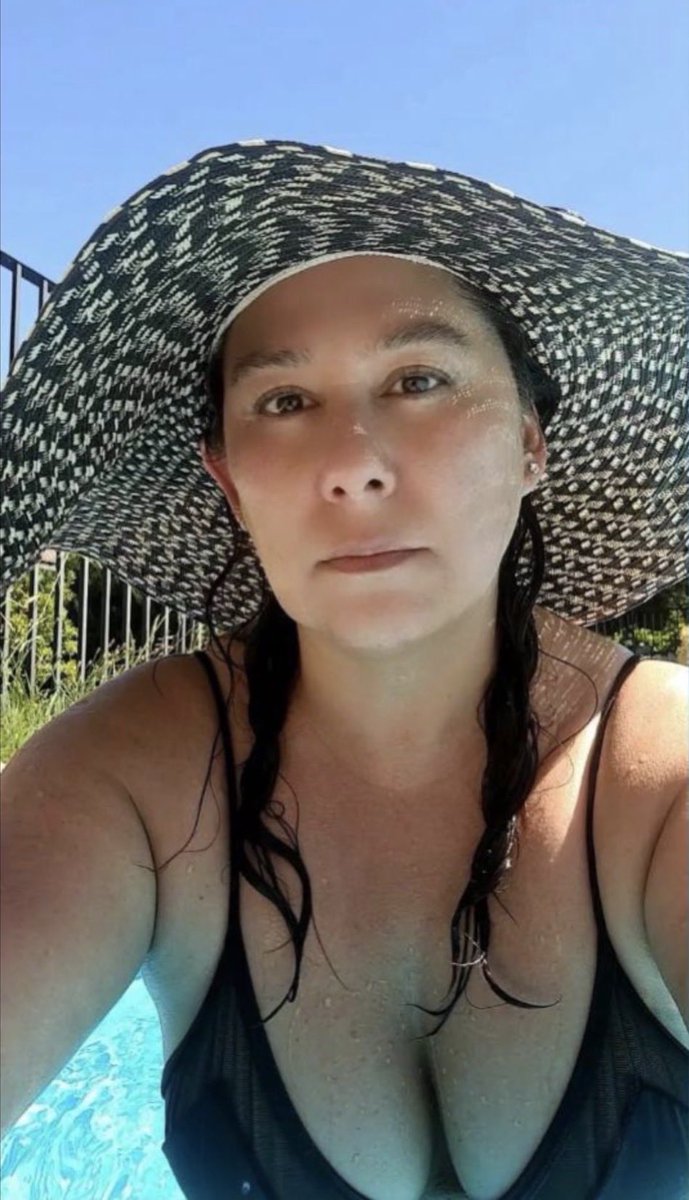 pattynalgas's tweet photo. alguien me da semen en mis tetas? https://t.co/Ukcq3Q7np5
