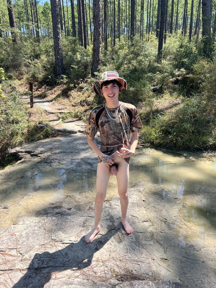 rollnbluntz's tweet photo. You ever had sex in public? Be careful 🤫 https://t.co/x0mXvEl765