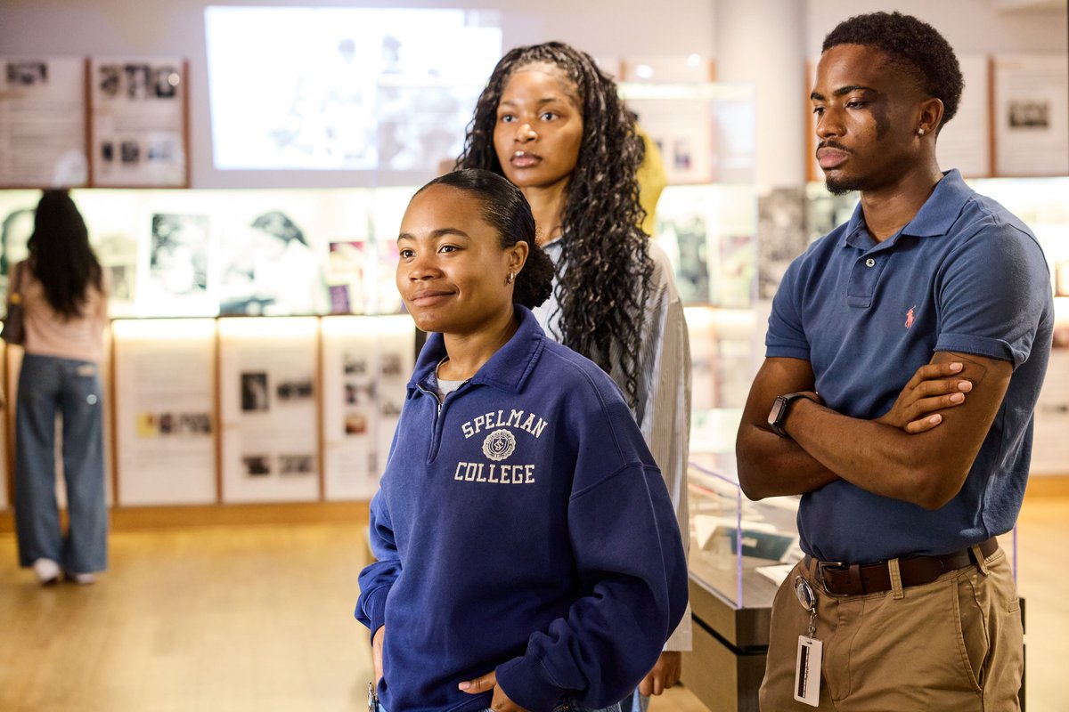 ATLHawks's tweet photo. As part of their learning experience this summer, our @GeorgiaPower HBCU Pathways Program interns visited @TheKingCenter where they learned about Dr. King’s impact on the Civil Rights Movement in our city, region, and nation ❤️ https://t.co/SK3lwL9Hug