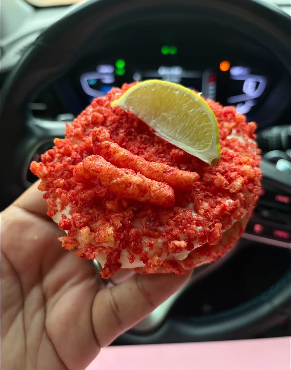 layxsnv's tweet photo. Crumbl dropped a Flamin Hot Cookie this week and… https://t.co/XpwiPYDrIc