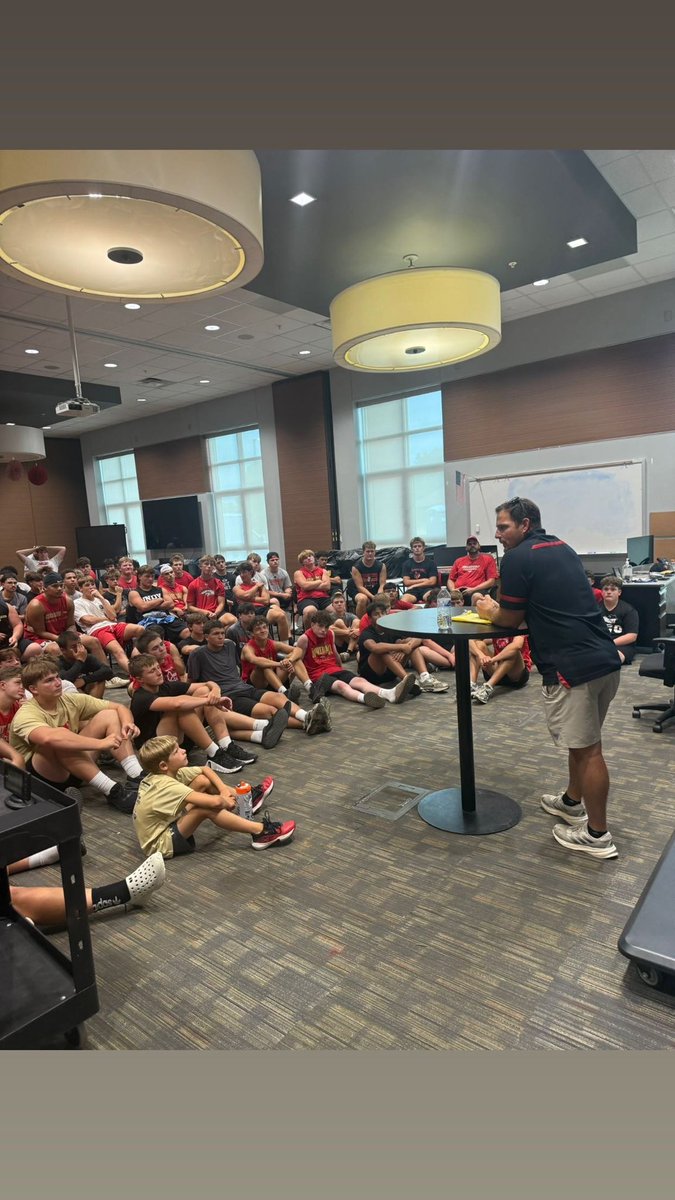 BE_Chargers's tweet photo. Had an awesome kick off to our camp week on Monday! We were so thankful to have former Charger Justin Hall come and speak to the team! We ended the night with some team bonding at the city pool which was a blast! Back to work to finish out camp week! https://t.co/NMjSUenZ6C