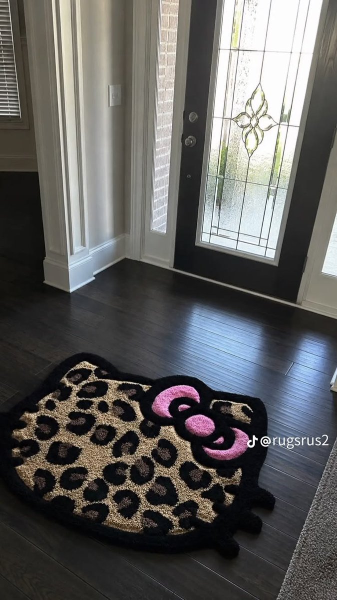 PositiveAuraB's tweet photo. hello kitty leopard print rug 🐆 😍 https://t.co/YSU1xQLSAh