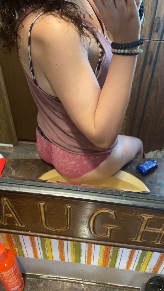AvaHeart_22's tweet photo. Heyy babes🤭 hope you like what you’ve see:) there’s a lot more on my OF page for you to check it out😘 #Naughty #OnlyFans #Sexy #19 #viral #brunette #viral #OF https://t.co/lISxi8kjrK
