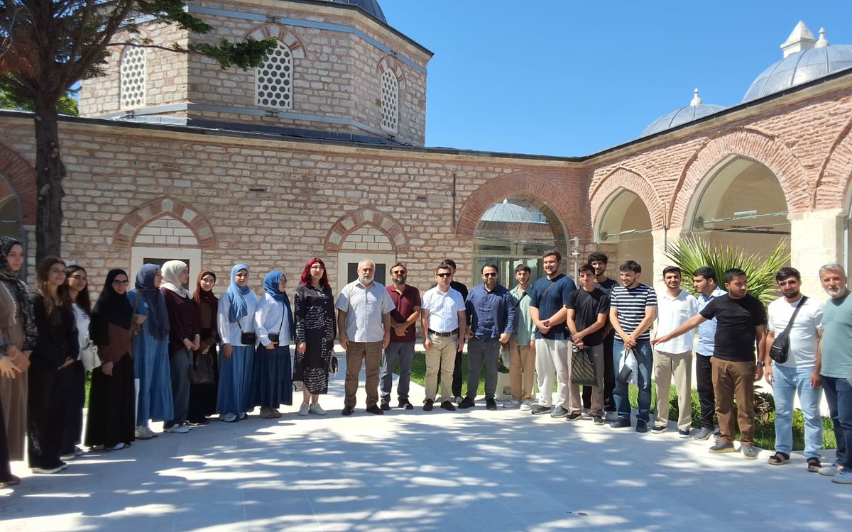 BilimTarihiEnst's tweet photo. Türkiye Diyanet Vakfı'nın
 misafiri olarak yaz programına katılan
Azerbaycan İlahiyat Enstitüsü
lisans öğrencileri
Fatih-Semâniye Külliyesi'nde
İMÜ Bilim Tarihi Enstitüsü'nü ziyaret ettiler.
Ziyaretleri için kendilerine teşekkür ederiz. https://t.co/mBviwswpcI