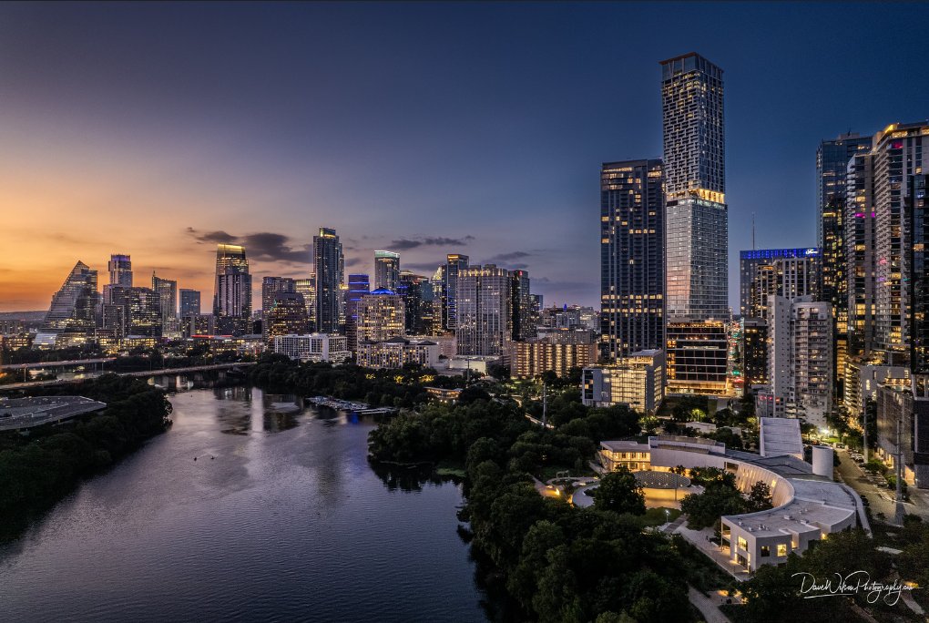 TheATX1's tweet photo. Here are some excellent late day skyline shots taken in the past week.
https://t.co/3rtTT8VIwR https://t.co/UbJvanMwFB