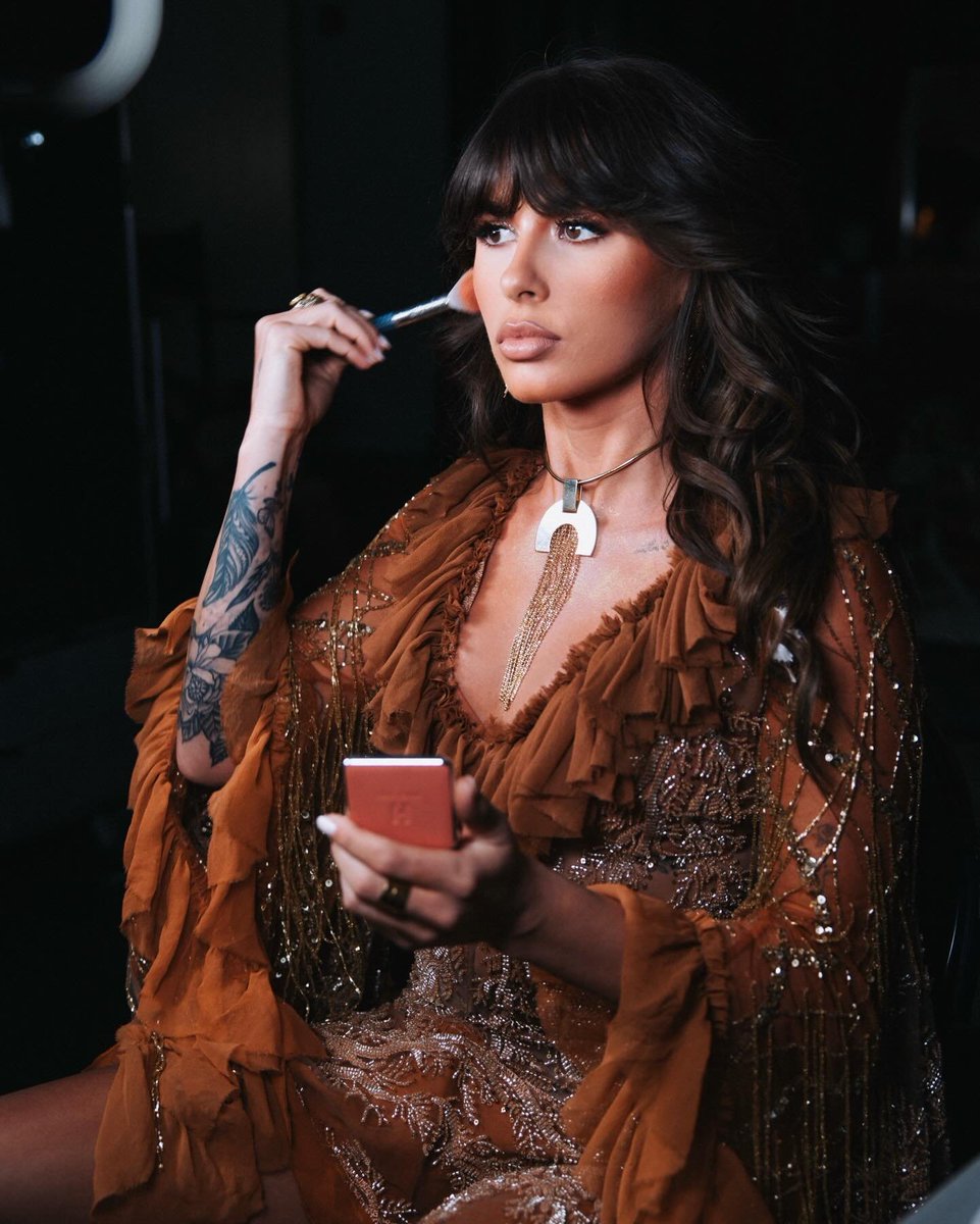 Paintedrockella's tweet photo. Feeling incredibly grateful 🧡🧡 Two sold out shows &amp; ACM Artist-Songwriter of the Year?! Thank you Estero, Savannah &amp; the @acmawards 🤍 I’m a lucky gal. Much to you all 💋💕 

📸: cayleerobillard 
Styling: stefanicolvin 
HMU: chrisbearmakeup https://t.co/CRHWXXDDtR