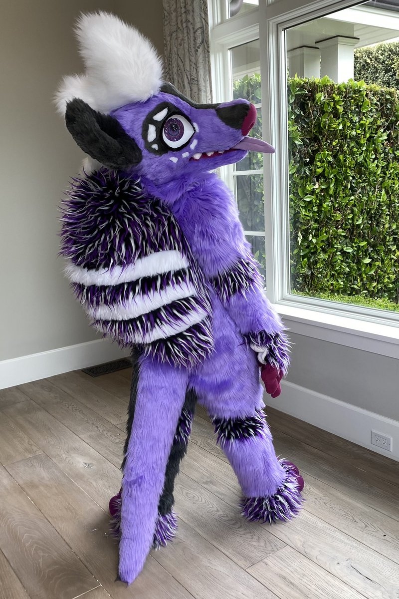 SkinnsH's tweet photo. @scorwynning I actually made an armadillo fullsuit as one of my first ever projects. We exist! https://t.co/e2MkfXKnak