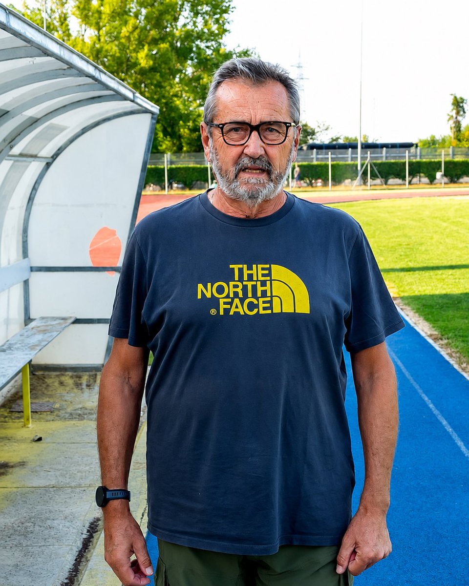 PUNTOGOLDSPORT's tweet photo. 𝗥𝗢𝗕𝗘𝗥𝗧𝗢 𝗠𝗔𝗚𝗡𝗔𝗡𝗜 | 𝗙𝗼𝘁𝗼𝗴𝗿𝗮𝗳𝗼 𝗨𝗳𝗳𝗶𝗰𝗶𝗮𝗹𝗲

📸 Dietro ogni emozione, c’è chi la sa raccontare con uno scatto.

Ogni domenica è al seguito della 𝗦𝗮𝘃𝗶𝗴𝗻𝗮𝗻𝗲𝘀𝗲, sempre presente, pronto a cogliere l’abbraccio dopo un gol, la grinta di un contrasto, la gioia di una vittoria e anche i momenti più difficili.

Le sue fotografie raccontano la passione e l’orgoglio di indossare la maglia gialloblù, trasformando ogni partita in un ricordo da custodire.

Un grazie speciale al nostro fotografo, che con passione e dedizione immortala i momenti più belli dei nostri ragazzi, regalando a tutta la famiglia Savignanese immagini che valgono più di mille parole.

𝗚𝗿𝗮𝘇𝗶𝗲, 𝗥𝗼𝗯𝗲𝗿𝘁𝗼 🤝

#savignanese