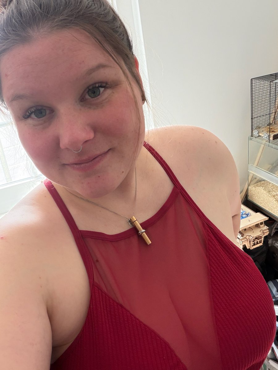 fayevalentap0's tweet photo. i guess no one cares but i’ve been single for almost 2 years now 😞 https://t.co/kkeDn85Y9o