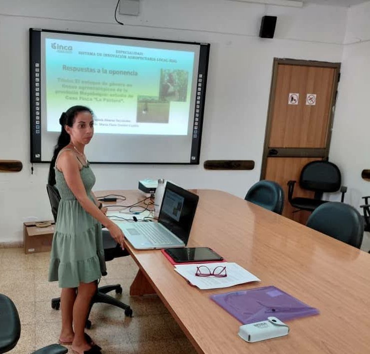 CubaMES's tweet photo. 🇨🇺 👏 ¡Felicidades a la Ing. Yaniela Fernández, del @IncaCuba por la defensa exitosa de la especialidad SIAL!

👏 Extensivas las felicitaciones para la Ms.C. Bárbara Benítez por la guía certera. Un logro para el #INCA y su actividad de posgrado.

ℹ️📷 #INCA
#Cuba #CubaEsCiencia https://t.co/LzhpurSBFr