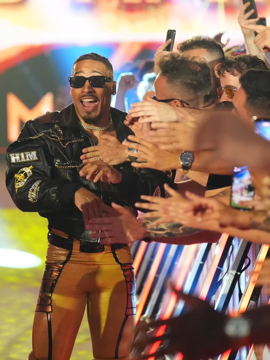 csttarzz's tweet photo. Concluding this thread , I’m overall disappointed with the current product of main roster television along with millions of others . They barely listen to the internet but it’s important to atleast try something . Especially when it comes to the A Champion . #WeWantMelo https://t.co/ctH4H3SpsL