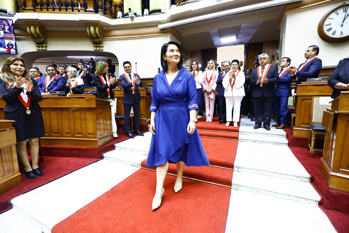 presidenciaperu's tweet photo. En su primer mensaje a la nación, la presidenta de la república, Keiko Fujimori, reafirmó su compromiso de gobernar con responsabilidad, trabajo y una visión de futuro. “El poder solo tiene sentido cuando se ejerce para servir. (…) No he venido a ofrecer milagros inmediatos ni promesas vacías. He venido a ofrecer método, disciplina, trabajo y una ruta clara”, expresó, al convocar a todos los peruanos a sumar esfuerzos por el desarrollo del país.