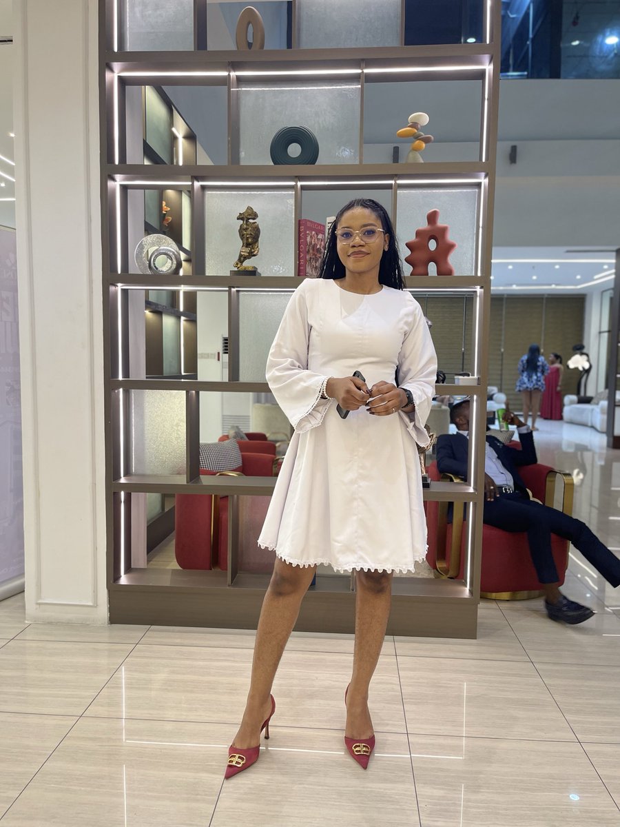 Tall Ogoni Girl tweet media