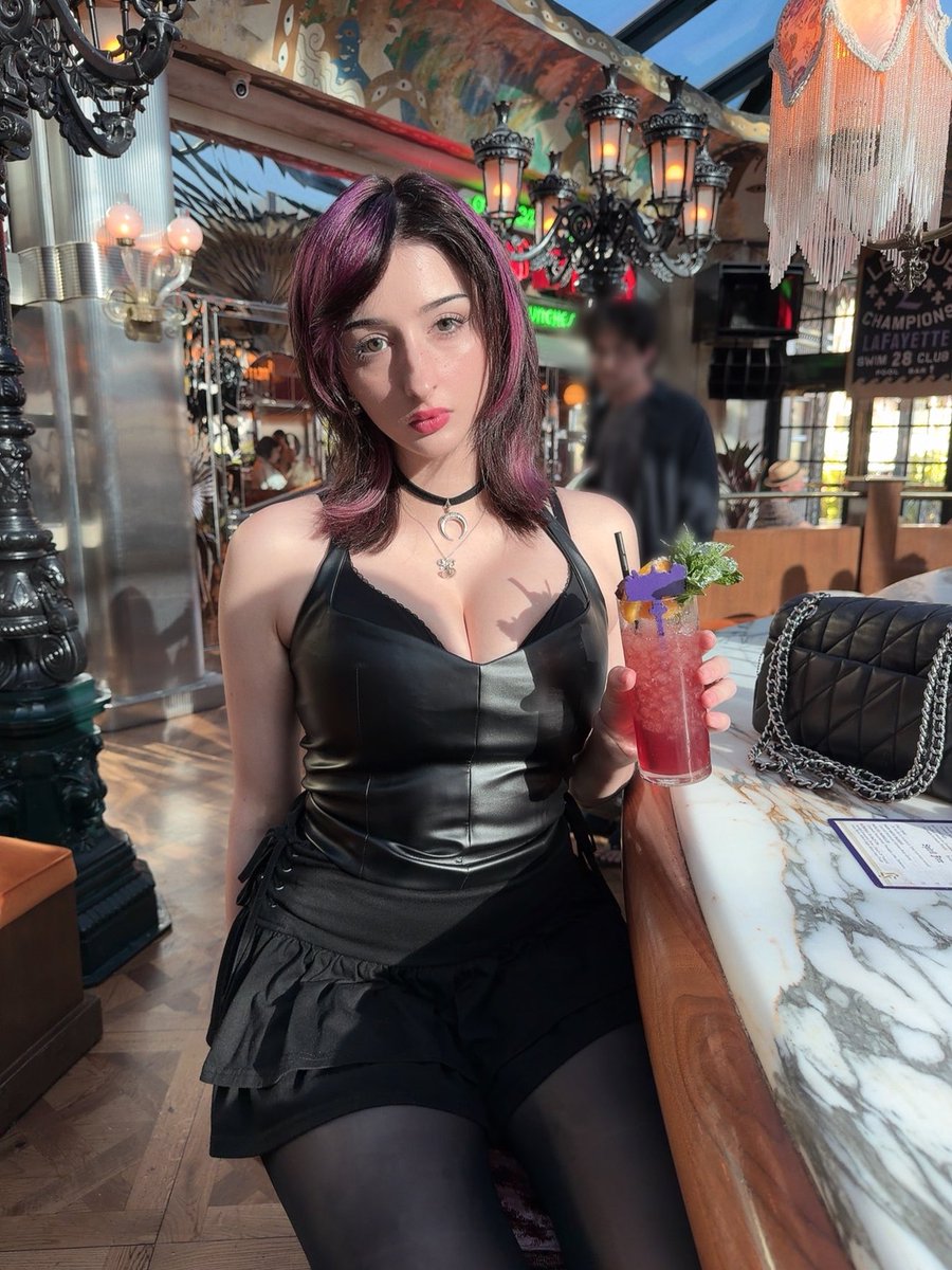 Cplaya02's tweet photo. Buy me a drink? <3 https://t.co/l1MdDf6WAi
