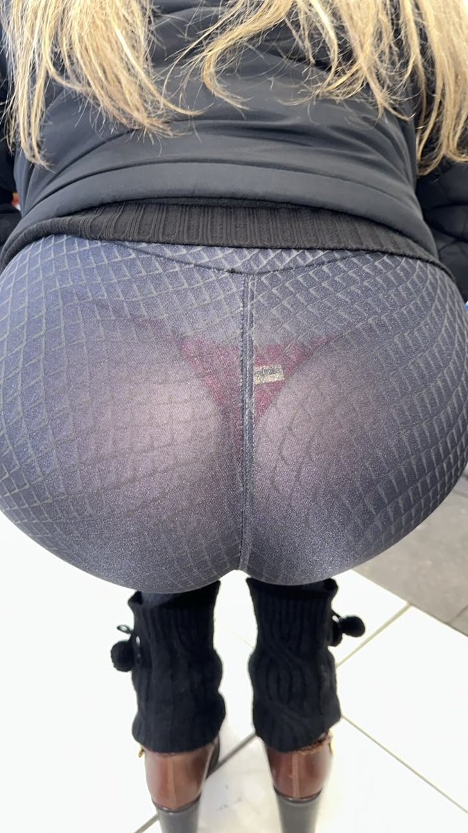 GirlsinLeggings's tweet photo. 1, 2, 3 or 4? @CaxiasBM https://t.co/4OExtBYXB5