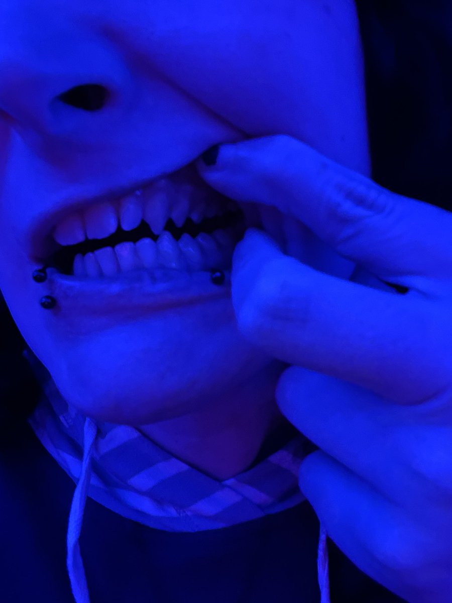 miss_fjord's tweet photo. Which fangs do you prefer chat https://t.co/tuD4cYxH5z