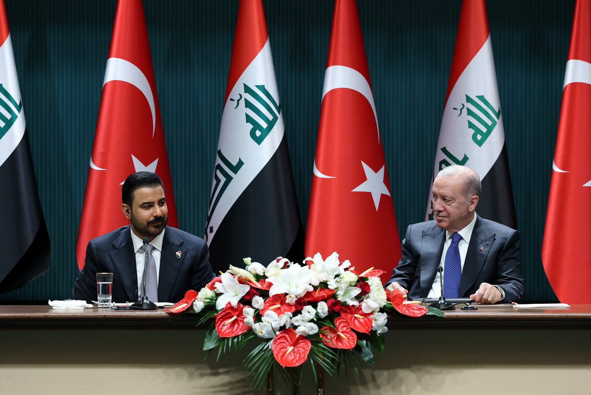 tcbestepe_ar's tweet photo. الرئيس أردوغان: "نبذل جهودا حثيثة ليرتبط اسم منطقتنا بالتنمية والازدهار والسلام والاستقرار"
https://t.co/CHJeGOfXFq https://t.co/CEfQCWxInw