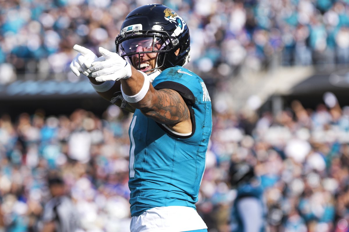 YahooFantasy's tweet photo. Liam Coen on Parker Washington:

"I texted Parker [Washington] last week... and he was like 'I'm ready to kill.'"

(via @ActionSportsJax) https://t.co/rkwZifXFJ5