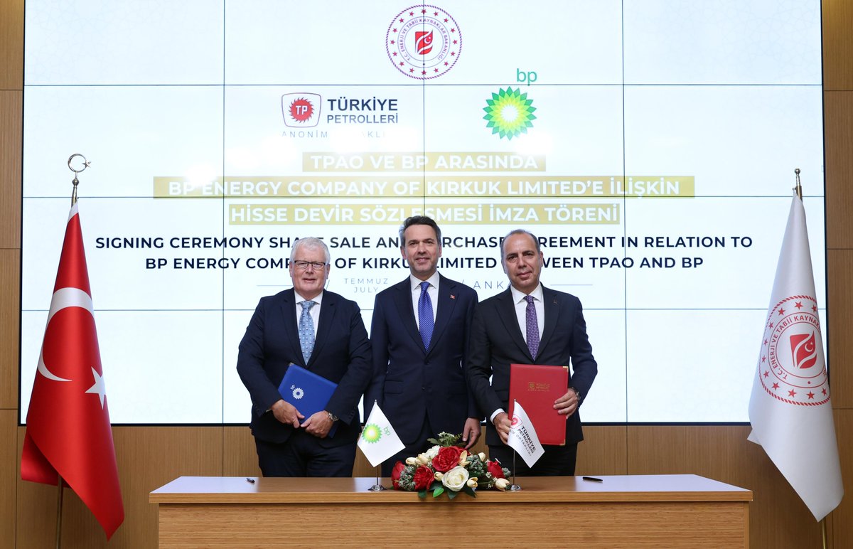 TCEnerji's tweet photo. Ankara’da, Bakanımız Sayın @aBayraktar1 riyasetinde, Türkiye Petrolleri ile BP arasında imzalanan hisse devir sözleşmesiyle TPAO, Kerkük’te faaliyet gösteren BP Energy Company of Kirkuk Limited’in (BPECKL) yüzde 15 hissesini devraldı.

🔗 https://t.co/1PRygQJWDI https://t.co/7acYbPNzoD