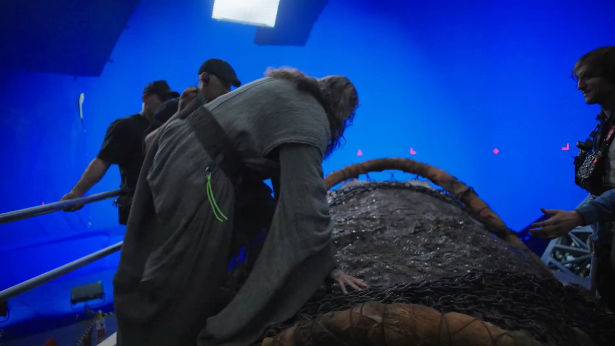 drew_rop_era's tweet photo. I'm getting Star Wars prequel trilogy reminders seeing these blue screen behind the scenes shots (in a good way!) https://t.co/fc9c2hRTAO
