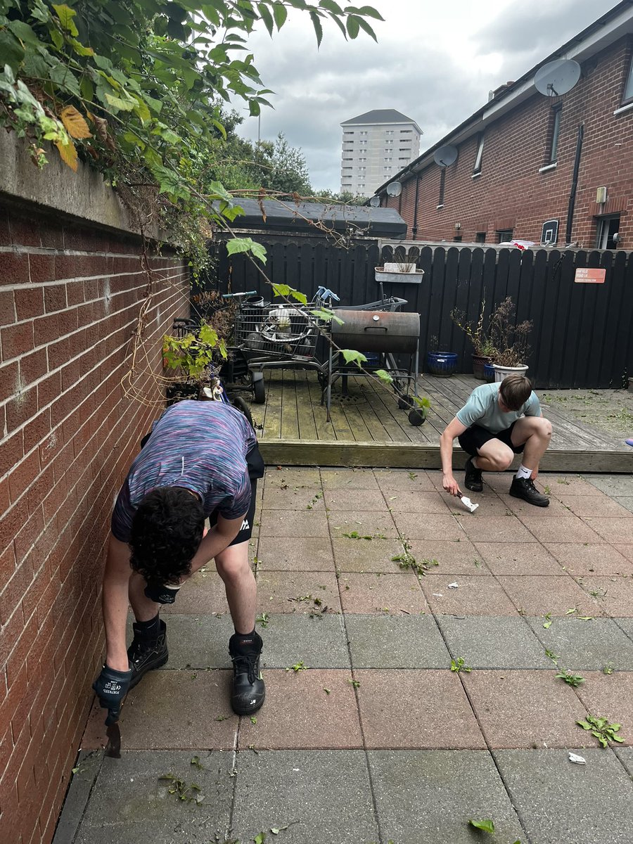 artilleryyc's tweet photo. Two pensioners gardens tackled tonight, cutting back weeds and overhanging shrubs to bring their outdoor spaces back to life. It’s a brilliant life lesson for these lads it really is…the residents were over the moon. https://t.co/KGfYVtb2Pd