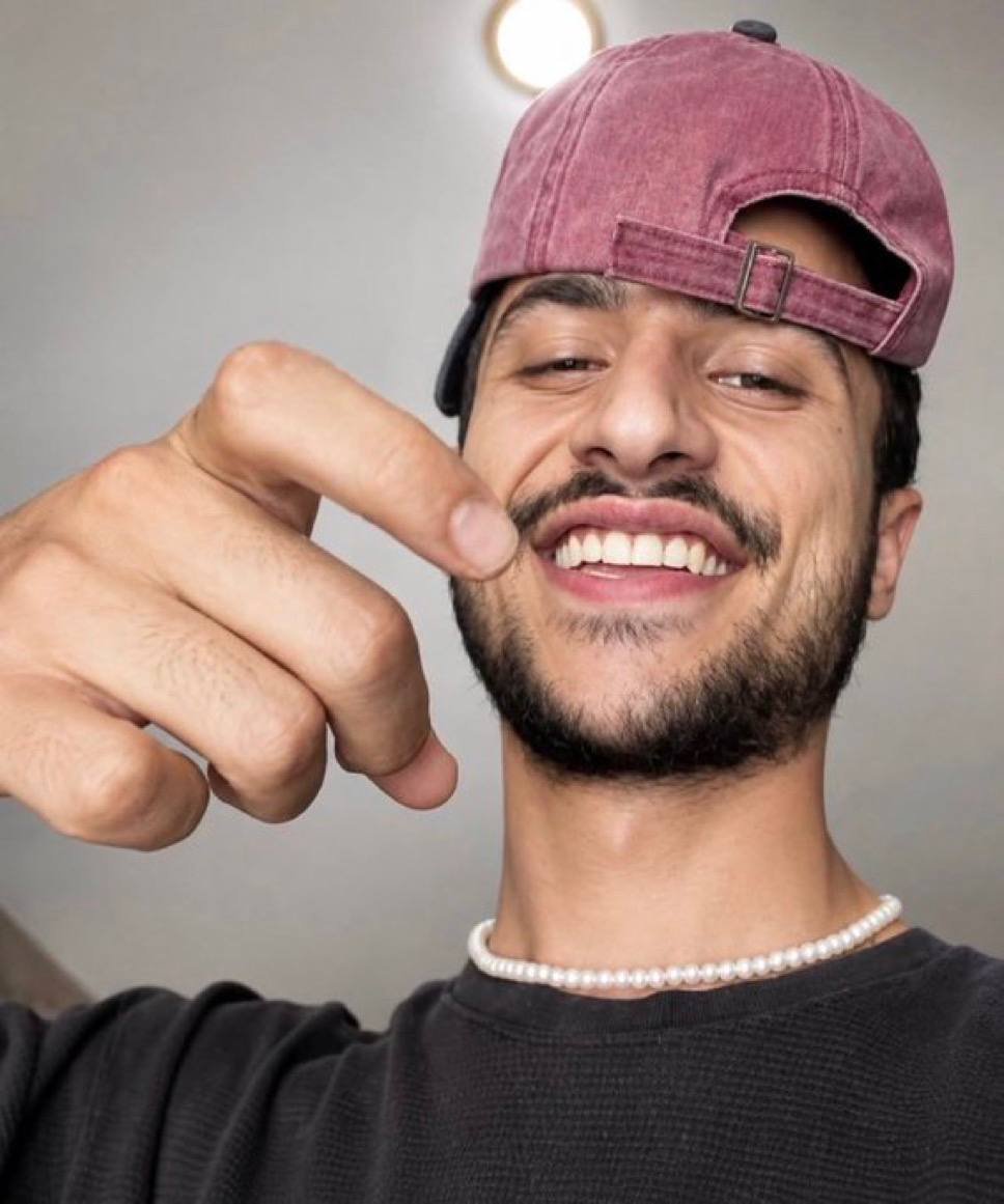 norsanabat's tweet photo. #MahnamNavabSafavi , a 22-year-old rapper from Isfahan, was sentenced to death following the January protests. According to a source close to his family, the act cited as "enmity against God" (moharebeh) was writing protest slogans.
#IranMassacre‌ 
#StopExecutionsInIran https://t.co/vsMxPCUFi5