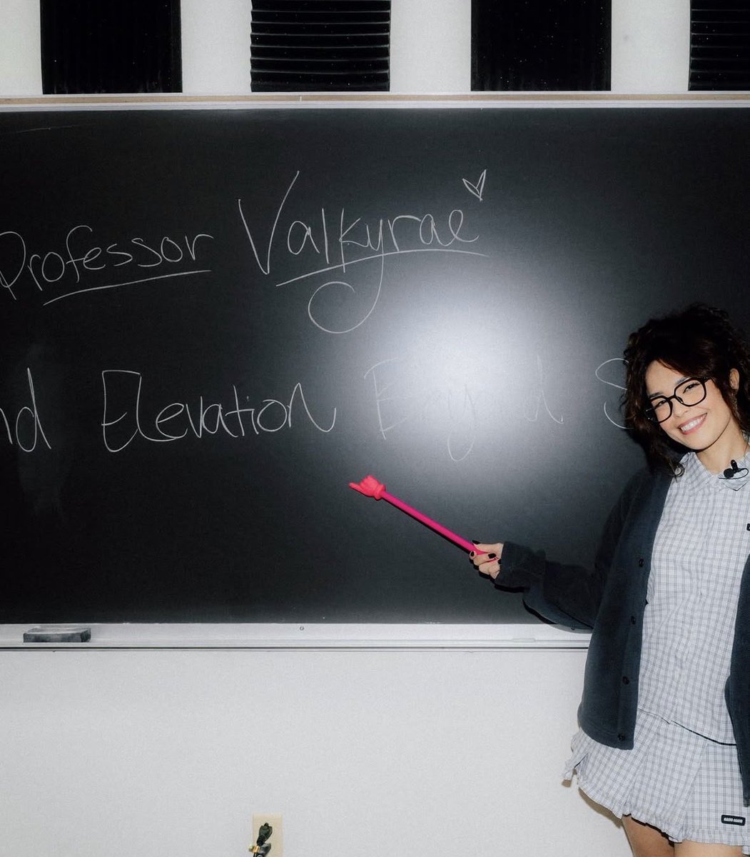 valkyhub's tweet photo. my fav professors Valkyrae, Cinna, and Ludwig 🤩 (+ Yugi) https://t.co/At61veUxBB