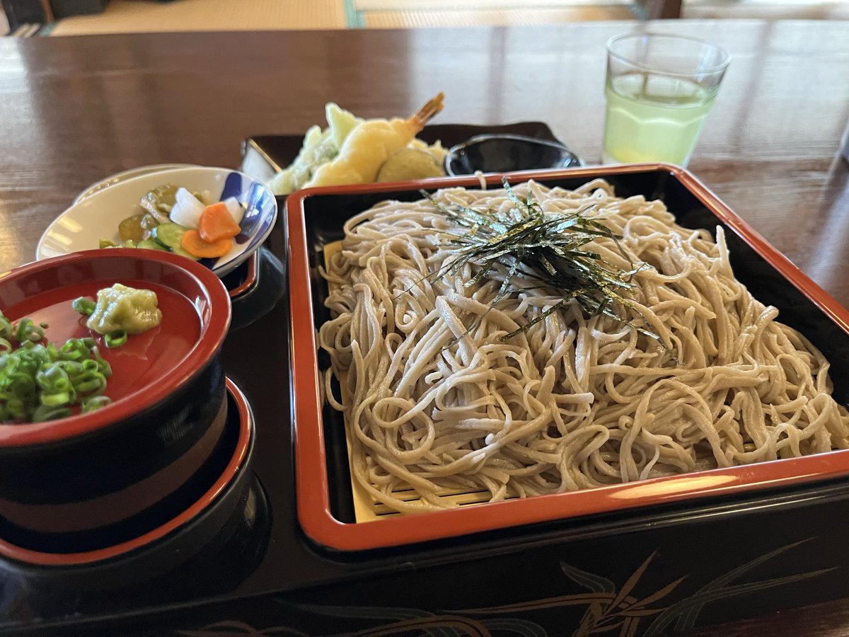 wa_yasuhiro's tweet photo. 朝活1870日目

おはようございます☀
 #朝活 #鍼灸

昨日はほぼ毎週行くお蕎麦屋さんへ

1週間これないから訪問鍼灸マッサージの合間に無理矢理ねじ込んで行ってきました🏃

今朝は4時台に起きました！朝の飛行機なので早めで眠い🥱部屋の片付けして出かけます✨

皆さんも良い一日をお過ごしください https://t.co/Y2vSLPOrnP