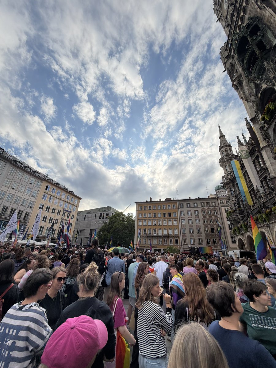 ozhanbasaran's tweet photo. #berlin #munich #csd https://t.co/aWoV6Tbzpo