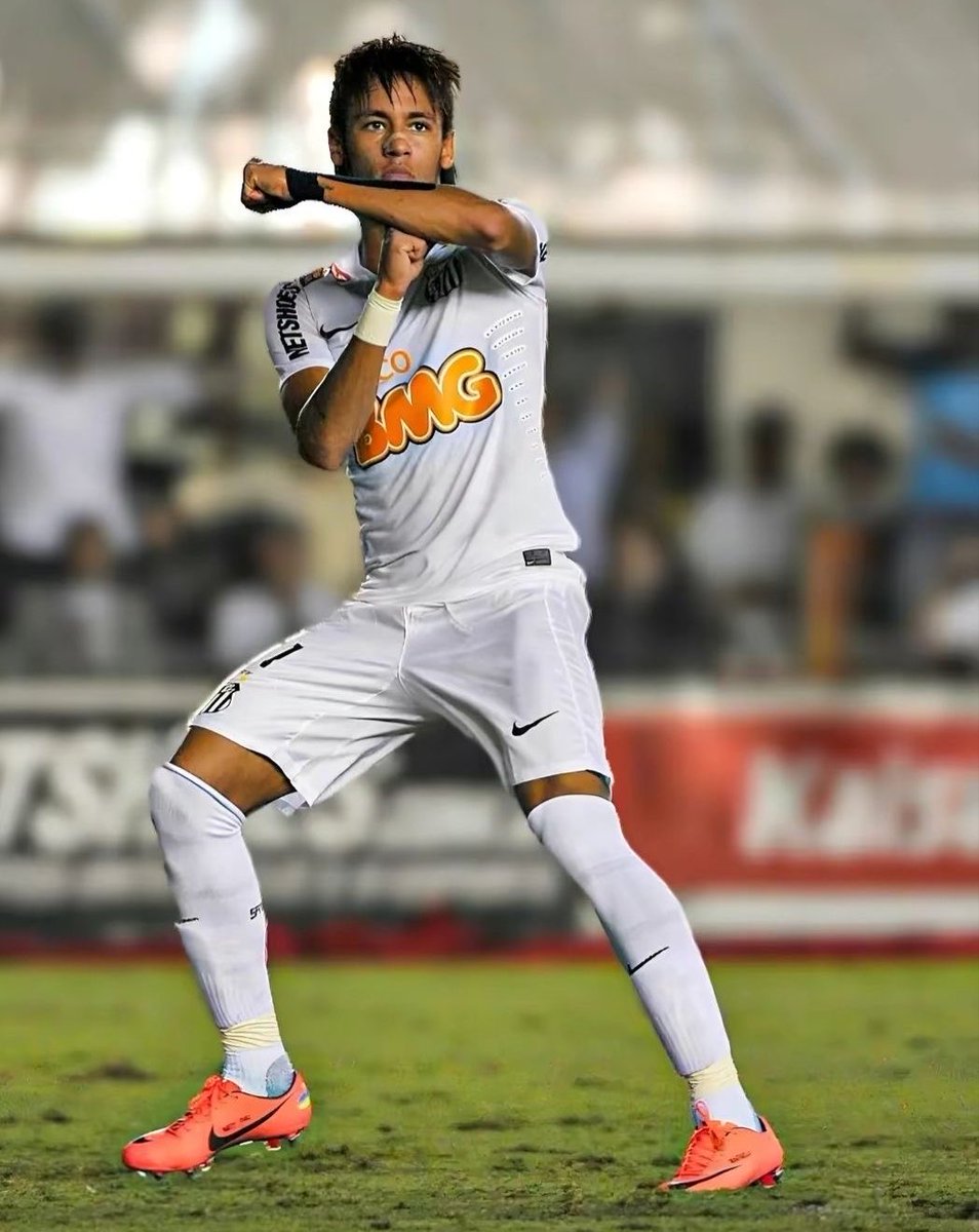 FootyTimeless's tweet photo. 🔙 Neymar • Santos 🇧🇷✨ https://t.co/PfPd412XEx