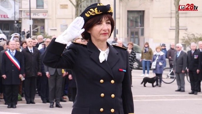 UnionNatioPop's tweet photo. Le prestige de l’uniforme, hyper diplômée, pistonnée par les copains, mais tout juste bonne à jouer la secrétaire entre deux âges dans un porno de série B.

La gestion de cette brocasse en Gironde reflète ce qu’elle est : Une nullité.

Force à nos pompiers et nos militaires ! https://t.co/GLKglPgKYP