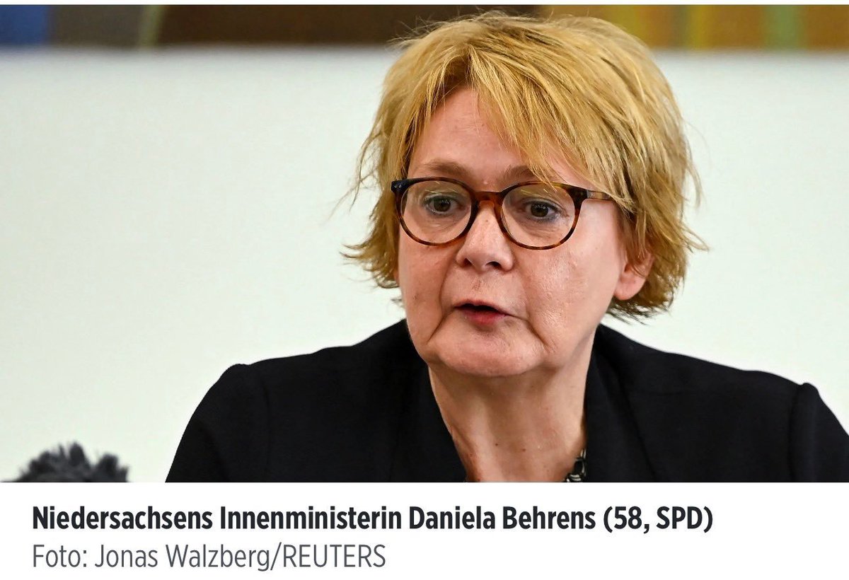 JahnTeam's tweet photo. Wann wird diese Innenministerin (SPD-Autokratin) entlassen?
Warum greift bei diesem undemokratischen und verfassungswidrigen Verhalten niemand ein?

Diese Frau bewegt sich mit Ihren Handlungen außerhalb der "freiheitlich demokratischen Grundordnung".

Wer in Niedersachsen das Wort Demokratie in den Mund nimmt, sollte schleunigst nochmal die Schulbank drücken. Denn was Demokratie bedeutet scheinen dort alle zu vergessen.

🦅#TEAMHEIMAT🇩🇪 #Behrens #SPD #Niedersachsen
