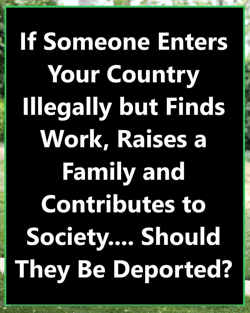 FloraLuzz_'s tweet photo. Should be deported? https://t.co/6bZWZcEYj7