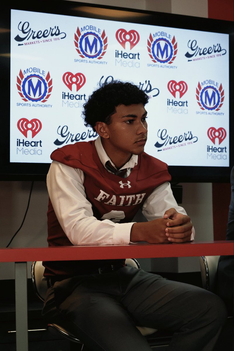 UTvisualz's tweet photo. Kobe Hunt from Faith Academy! 😤 This dual-threat athlete is fresh off a baseball state title as an outfielder and he's bringing that championship energy to the football field as a wide receiver this season! #DualThreat #FaithAcademy #Baller https://t.co/skYHh56jUK