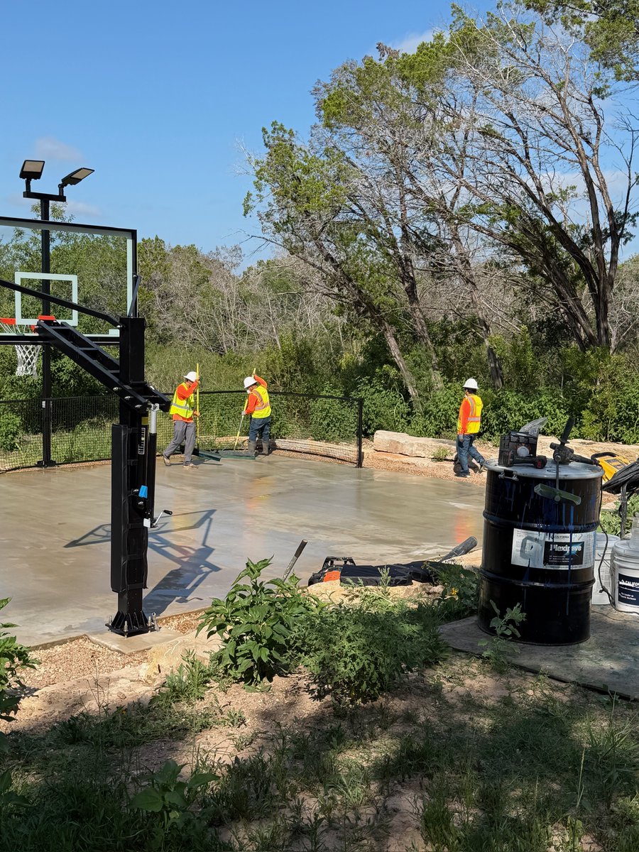 CoatingsCS's tweet photo. Here are some highlights from day 1 of CourTex Construction's multi-sport athletic surface install project! Register for our webinar covering the final day of the install:

https://t.co/F1go41leEq

#courtexconstruction #webuildcourts #CaliforniaSportsSurfaces #CoatingsCoffeeShop https://t.co/bdyzXyBlxl