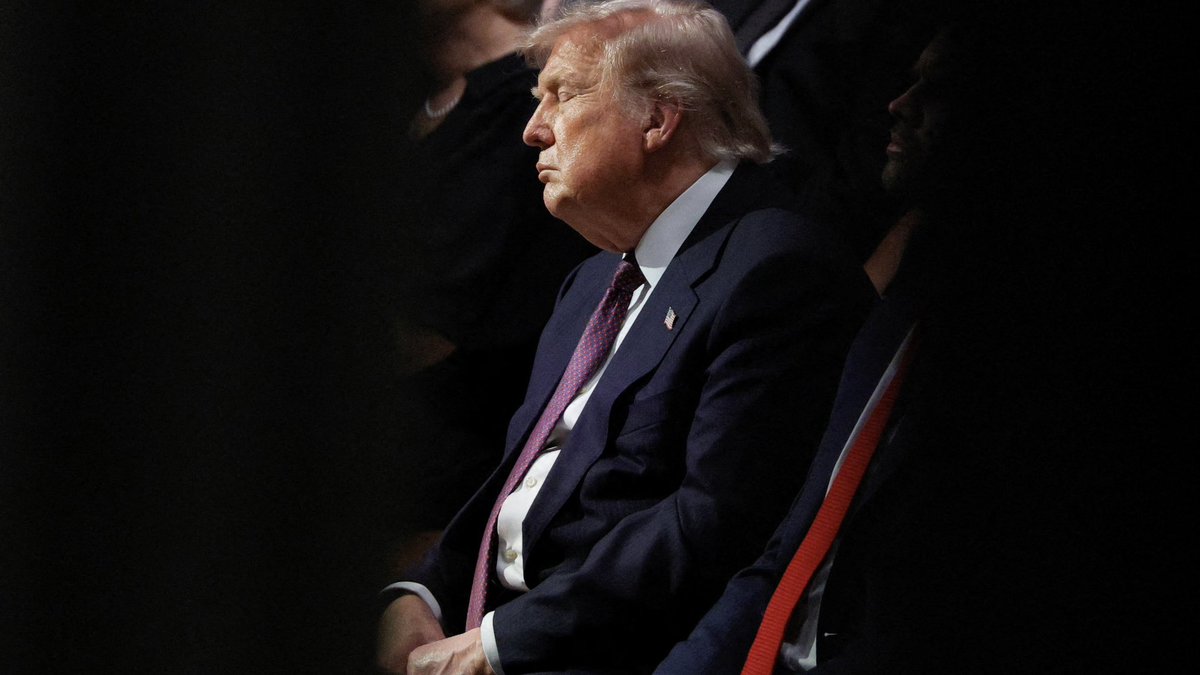 Acyn's tweet photo. President Donald Trump attends the funeral service for late U.S. Senator Lindsey Graham (R-SC) 

📸REUTERS/Evan Vucci https://t.co/RnhhnZhOMv