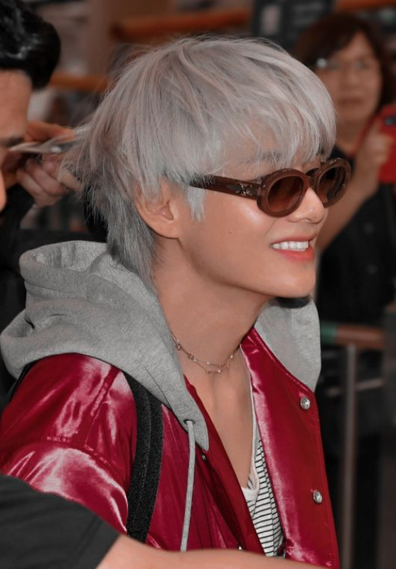AboutMusicYT's tweet photo. Taehyung with his silver hair in 2023. https://t.co/AdTsYE2O73