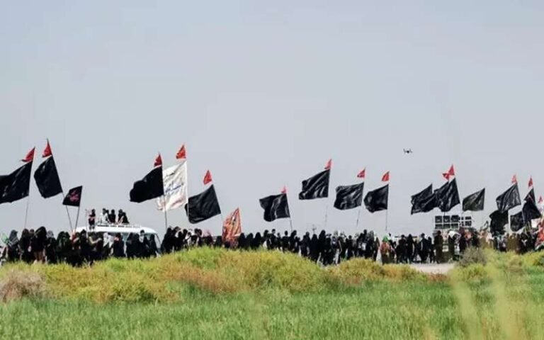 mahyaaa1405's tweet photo. هر قدم زائر اربعین، پاسخی است به آنان که می‌خواهند حقیقت عاشورا را به حاشیه ببرند. این مسیر، هر سال روایت مقاومت را بلندتر از قبل فریاد می‌زند. #یا_لثارات_الحسین #در_مسیر_حسینیم https://t.co/wiDaeicbzV