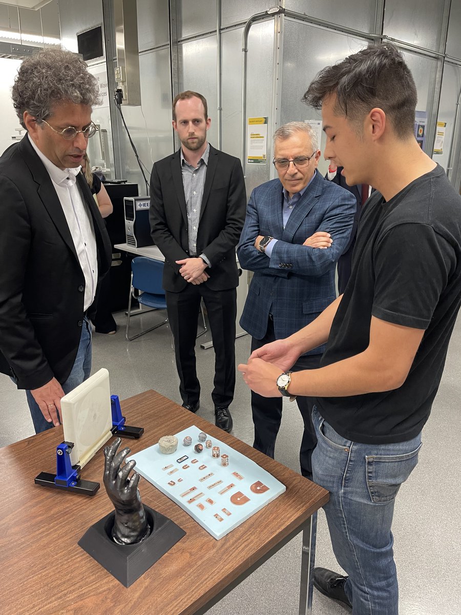 ARobinsonFayek's tweet photo. I was delighted to welcome Parliamentary Secretary @kbardeesy for a firsthand look at our groundbreaking research capacity. As Edmonton's industrial economy continues to expand, this visit provided a vital opportunity for strategic alignment. https://t.co/RPhtdHApOh