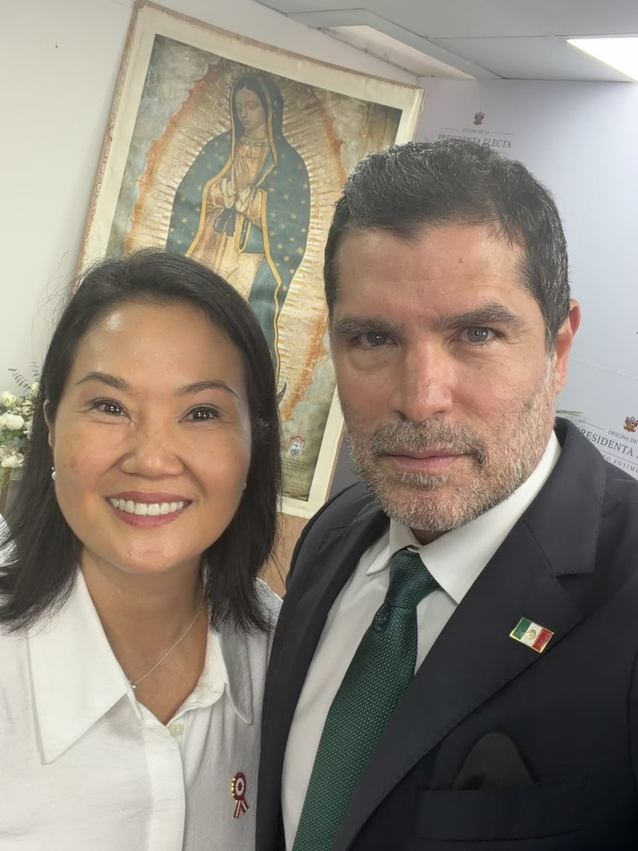 EVerastegui's tweet photo. Hoy tuve el honor de asistir al Congreso de la República del Perú para la juramentación de la presidente @KeikoFujimori

Le deseo el mayor de los éxitos en esta nueva responsabilidad. Que Dios le conceda la fuerza, la prudencia y la sabiduría para guiar al Perú por el camino de la verdad, la justicia, la libertad y el bien común.

¡Que Dios bendiga al Perú! 🇵🇪🙏