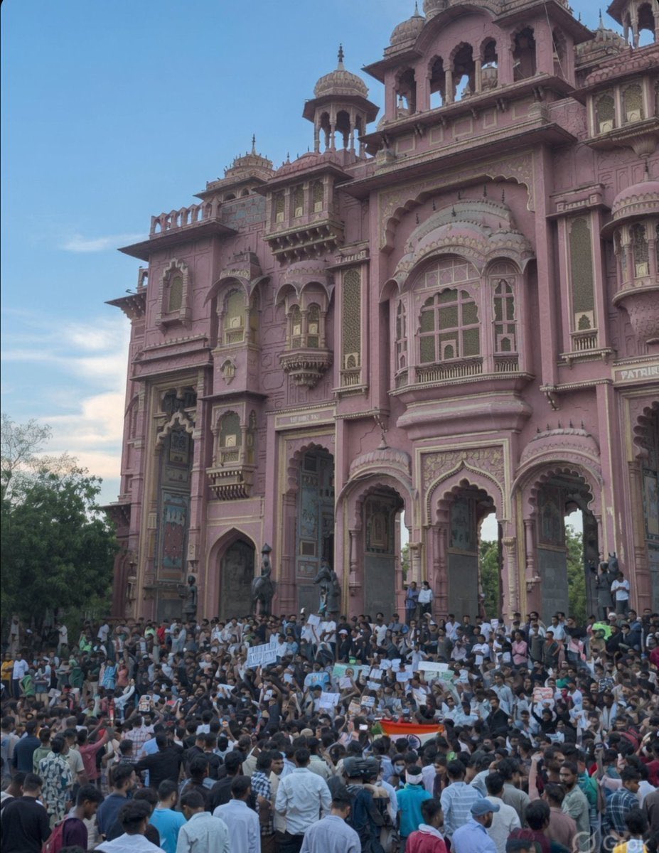 rishav4758's tweet photo. Jaipur Reservation Hatao Andolon ✊

Jai Hind Jai Bharat 🇮🇳♥️

 #reservationhataomovement #endreservation https://t.co/8kXq2UR6SO