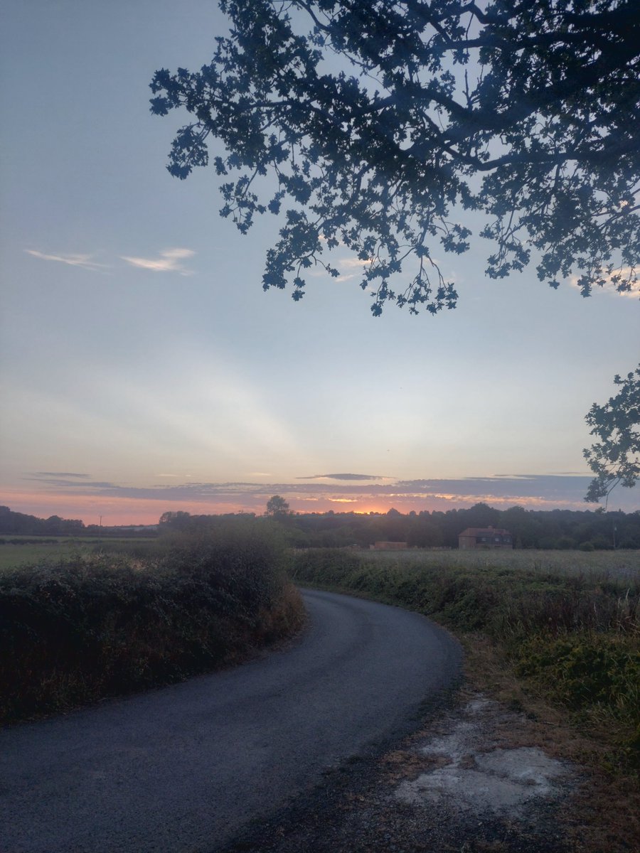 carterp0well's tweet photo. Evening cycle ride in Kent  🌅🚴‍♂️ https://t.co/n9UUNAltFH
