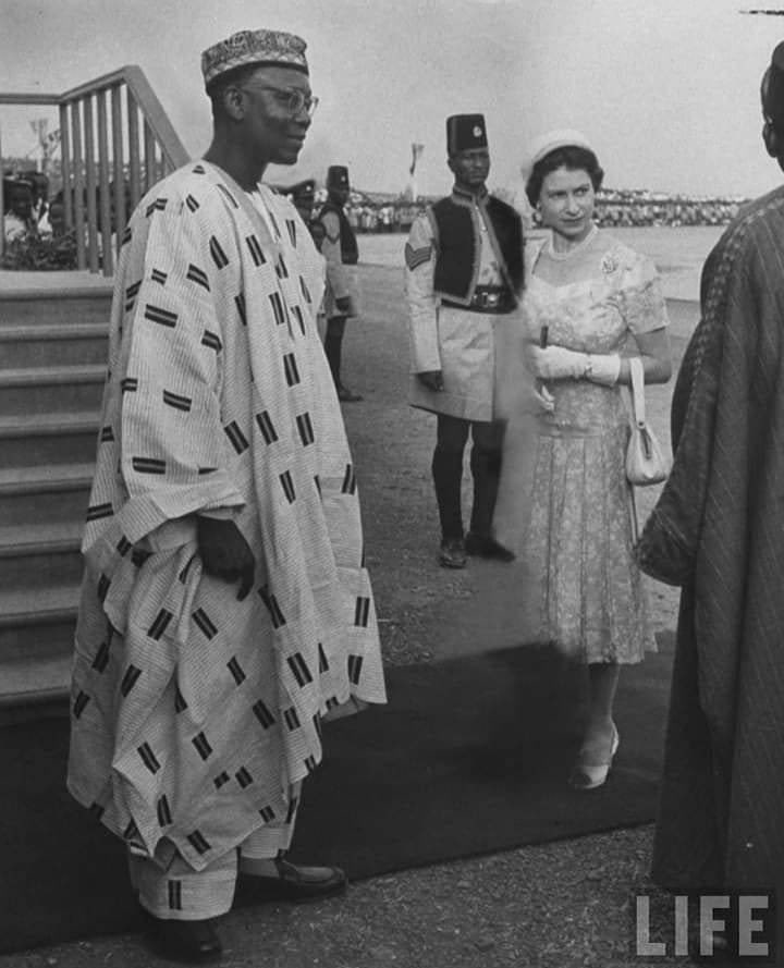 o_ikenna's tweet photo. Imma set me free, Jisie ike 🇳🇬🎶
Rest, cuz this is destiny 🇺🇸🎶
Evolution of Reasonin’ 🏴󠁧󠁢󠁥󠁮󠁧󠁿🎶
Fly bird, staright too Milan 💕 🇮🇹🎶 https://t.co/4t28CbHkJx