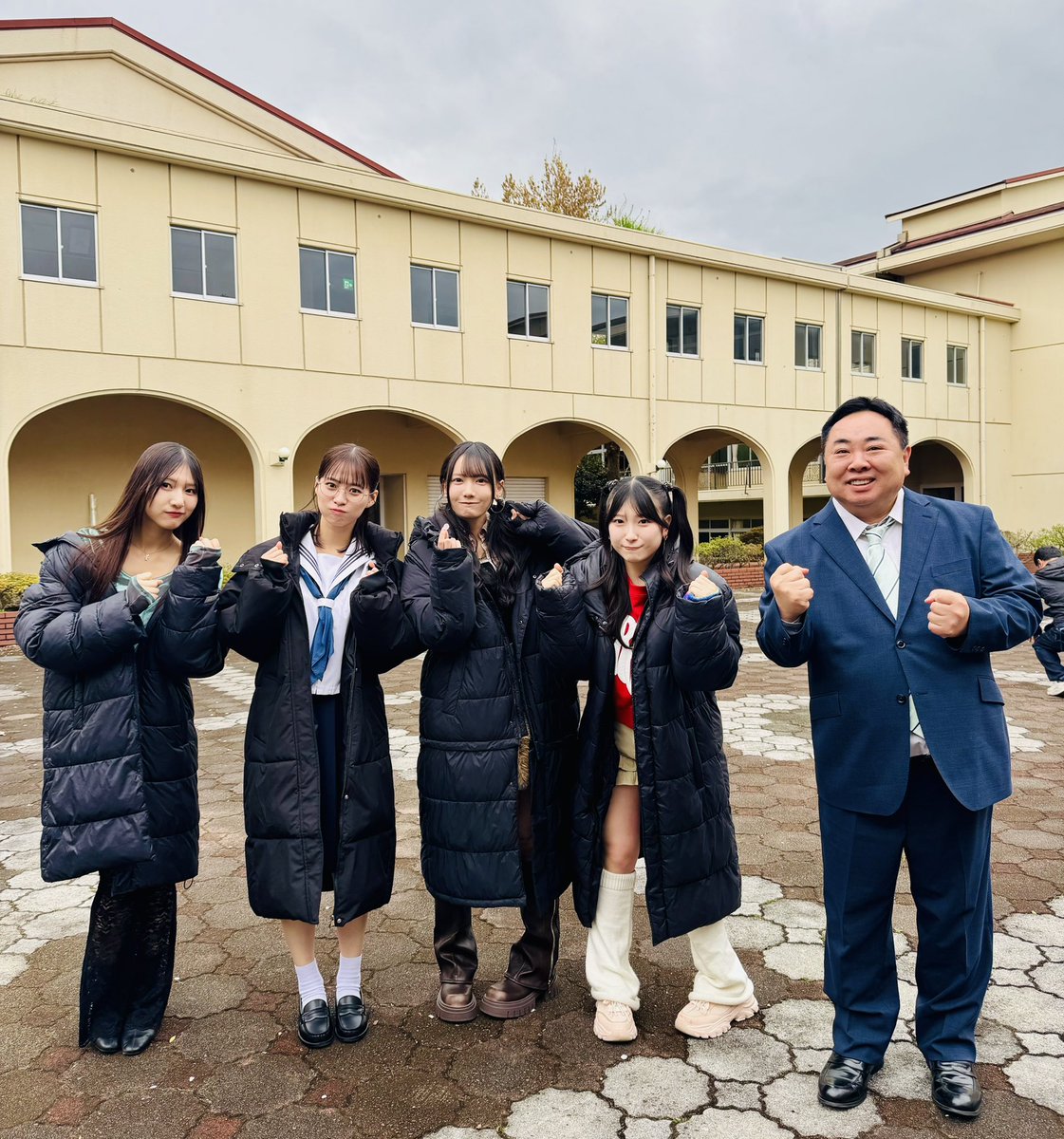 tsukajimuga's tweet photo. 本日
日本テレビ　深夜12時59分
≠ME(#ノイミー )主演ドラマ
ヤンキー激戦区の四天王がアイドルグループに転生したら？(#ヤン転)
#ヤン転_第8話
りゅなドラマ進出編
そもそもヤンキー役を演じるだけでも大変なのに、今回はヤンキーでありながら清純派の役をドラマの中で演じるという困難な二重構造…笑
普段と違う役を２つも！…いや決して菜々風ちゃんが清純派ではないと言ってるわけではないのですが…笑
とにかく #冨田菜々風 の覚悟見てやってください！
何個ハードル乗り越えるんやと！笑
TVer、Huluでも！